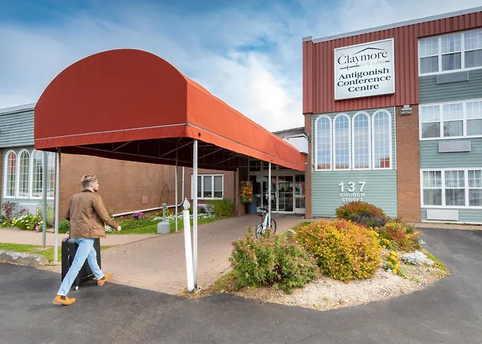 Claymore Inn&Suites