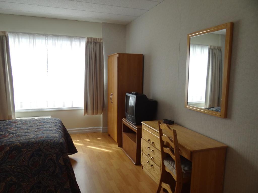 Hotel Claymore And 4*