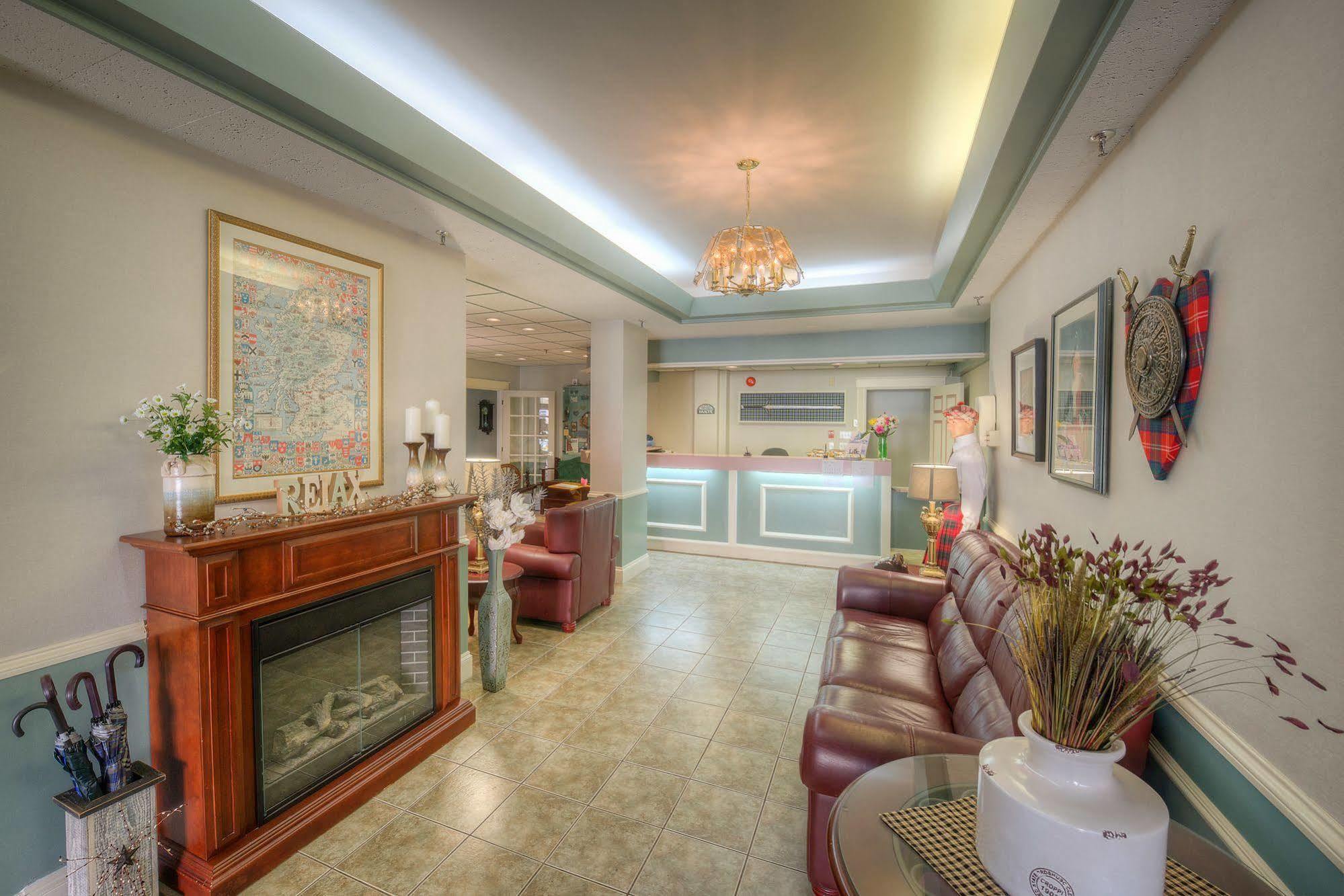Hotel Claymore And 4*