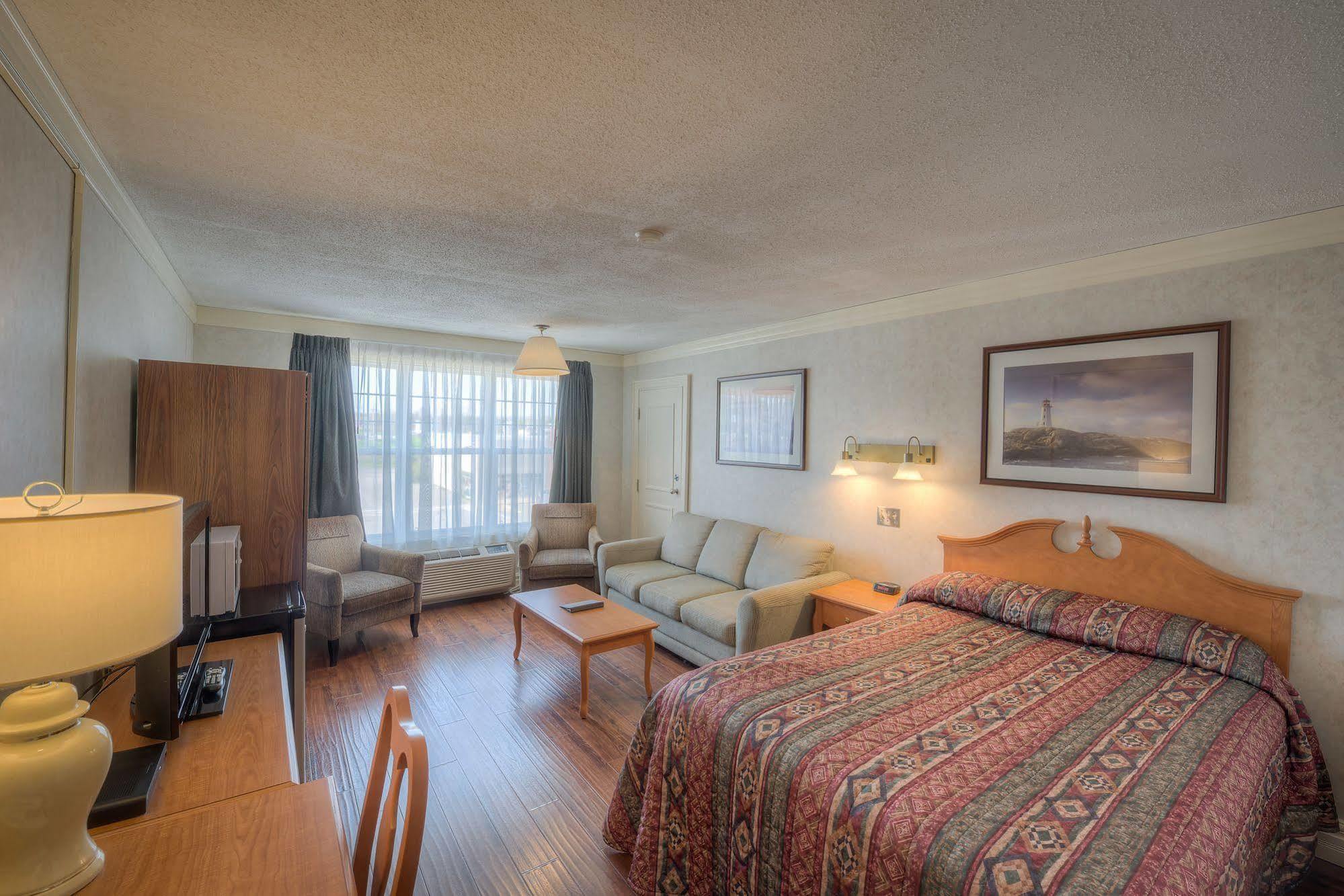 Hotel Claymore And 4*