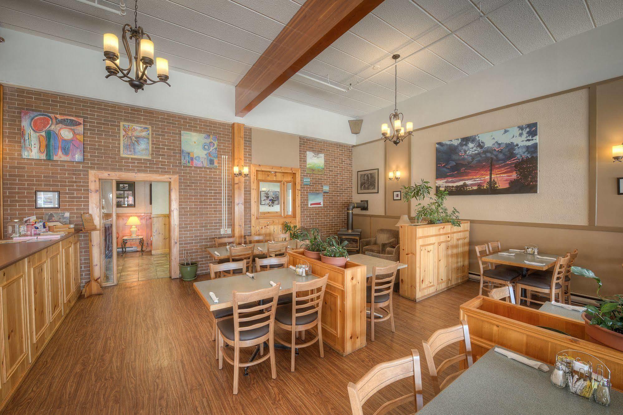 Hotel Claymore And Antigonish